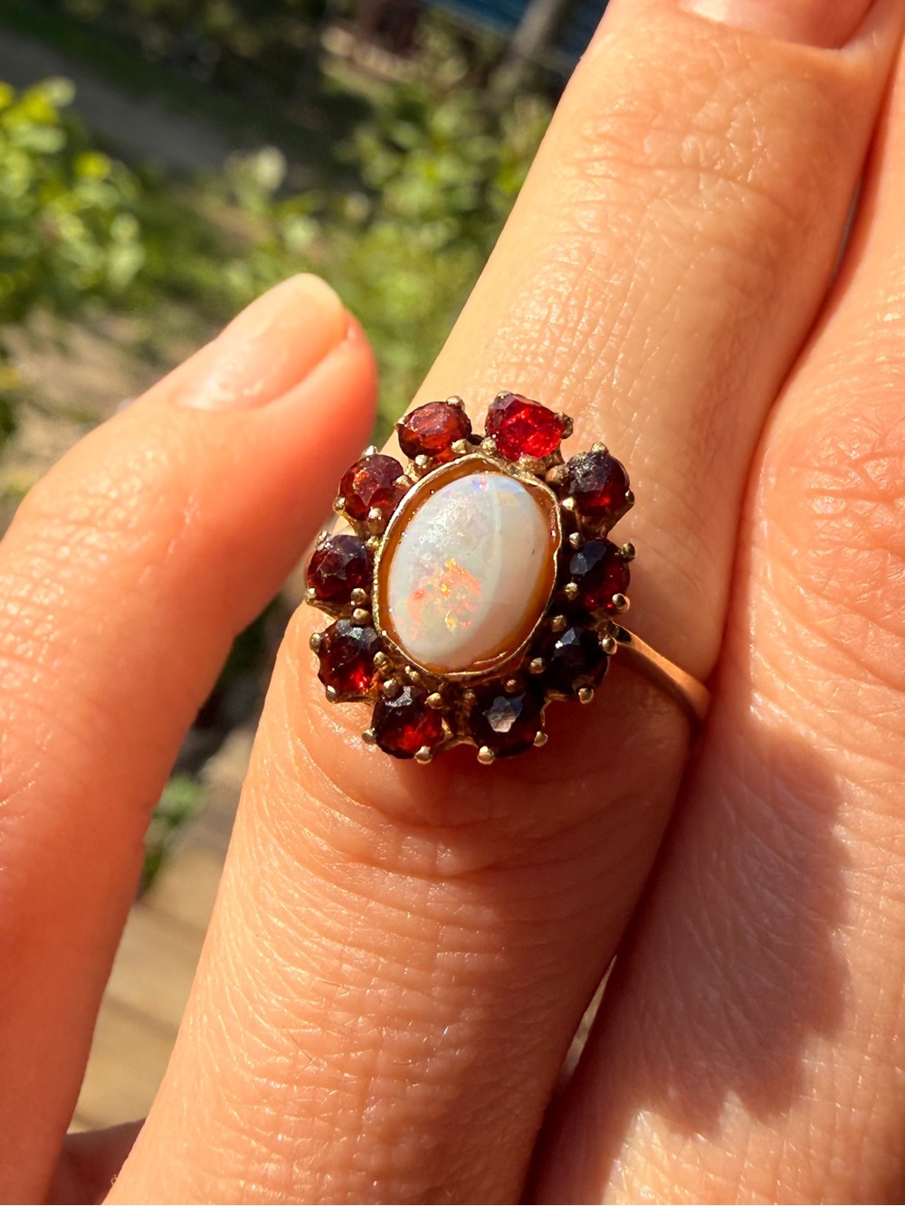 Vintage 14kt Gold Opal & Garnet
"Flower Cluster" Cocktail Ring Sz 6 1/2 - Picture 6 of 16